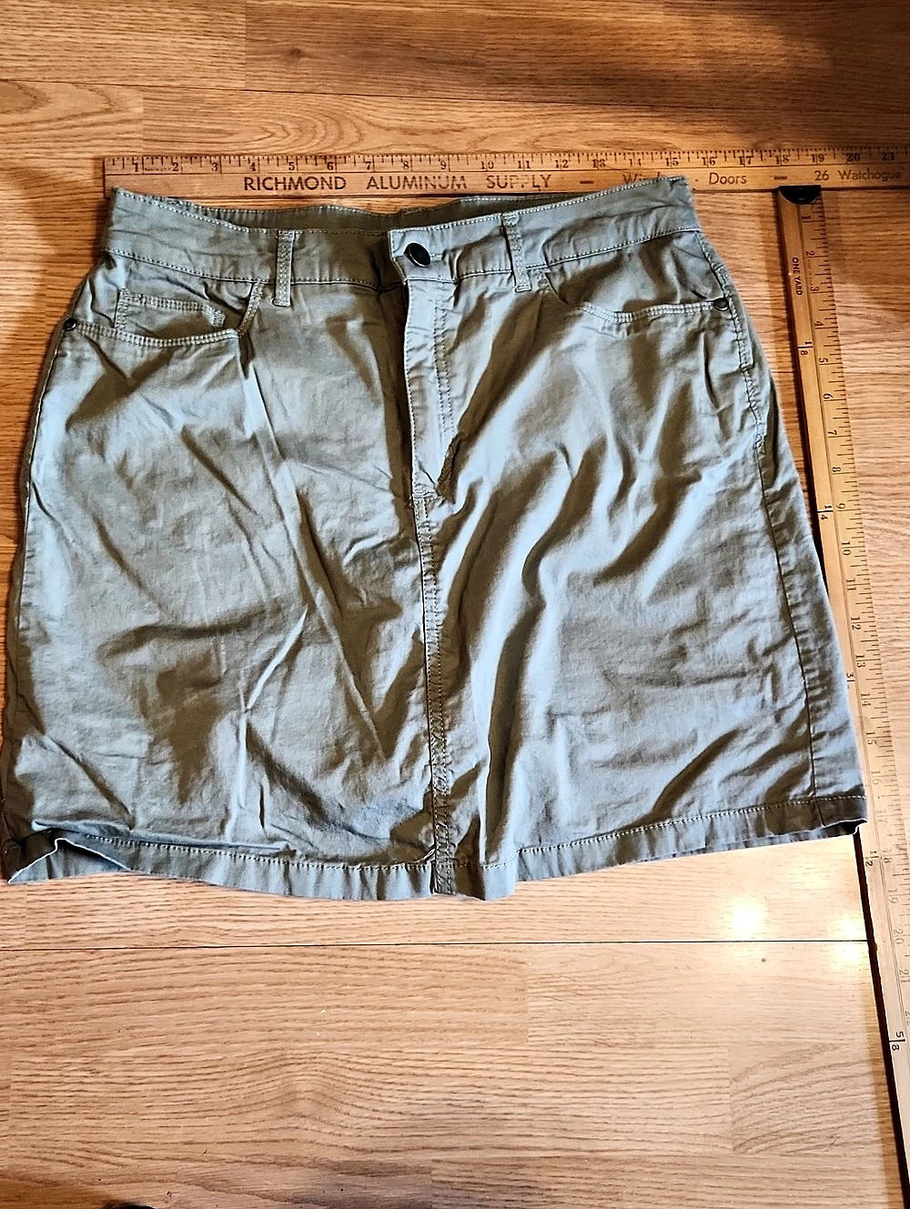 Croft & Barrow Classic Fit Stretch Cargo Skorts  in Green Size 10